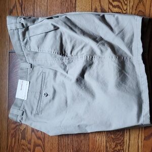 NWT Men's Khakis Relaxed Fit Shorts